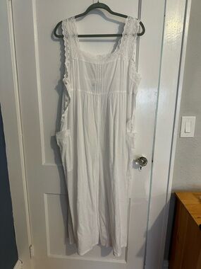 ASOS: White Lace-Trim Cotton Jumpsuit- Size 10